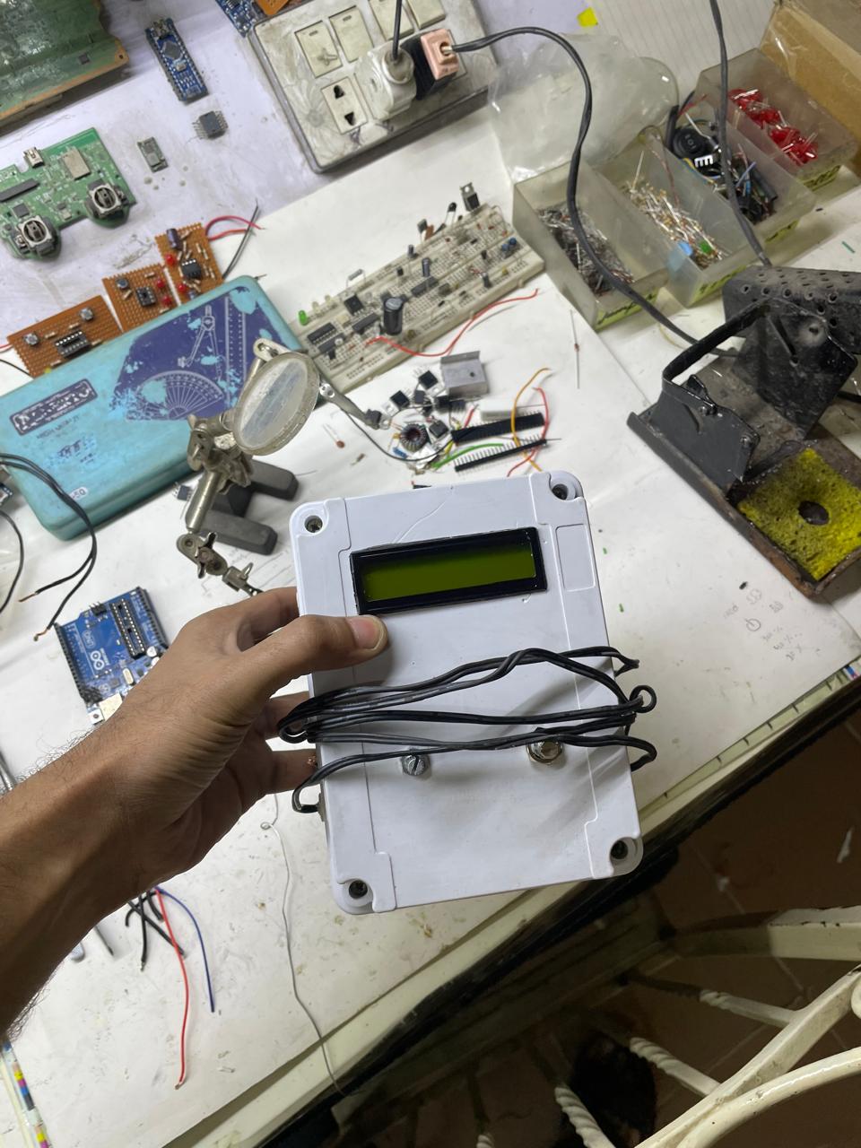 Power Your Electronic Projects with this Diy adjustable 1-27vdc 5amps powersupply.